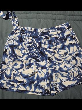 Anne KLIEN Floral Blue and White Women’s Shorts LARGE